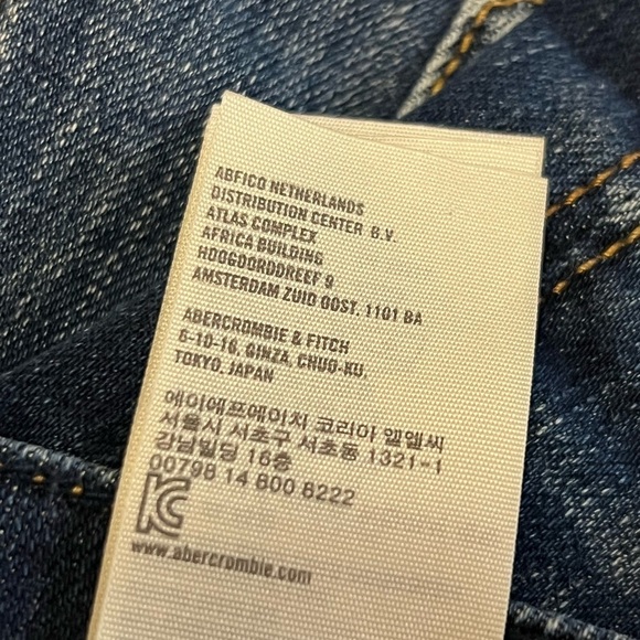 Abercrombie & Fitch Distressed Denim Shorts - Picture 12 of 12